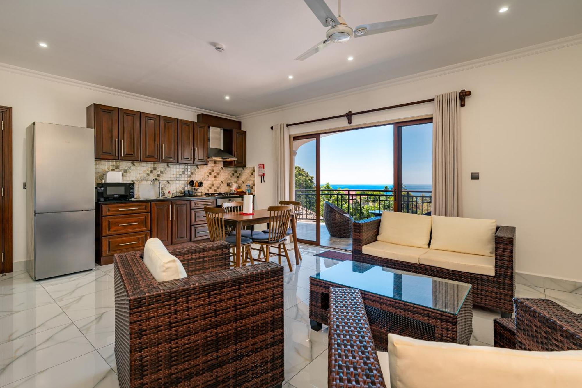 D'Offay Seaview Apartments بو فالون المظهر الخارجي الصورة